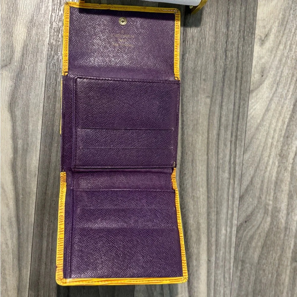 Louis Vuitton Iconic Yellow & Purple Epi Wallet! - Picture 5 of 8